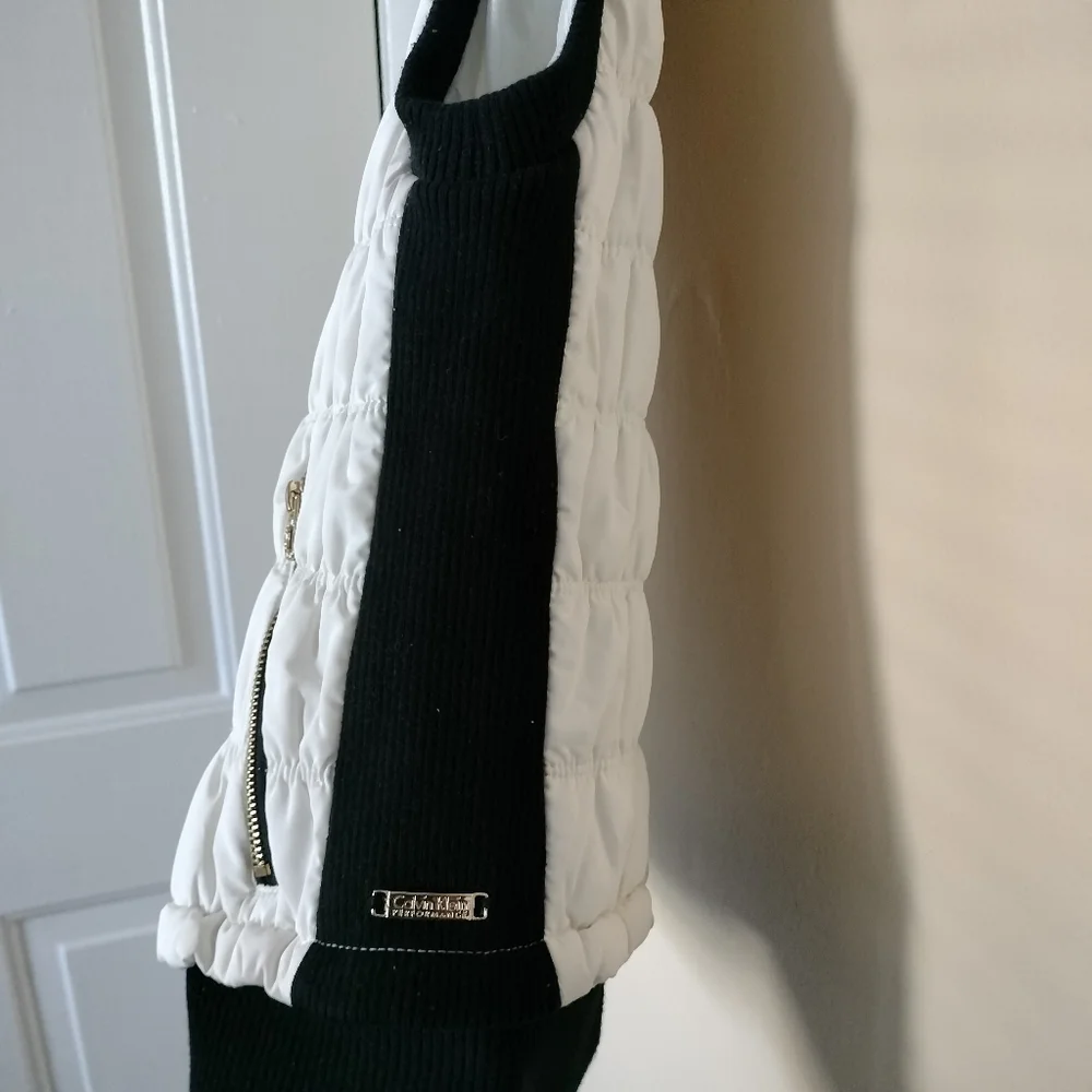 Calvin Klein Black White Quilted performance zip up vest S walking Jogging